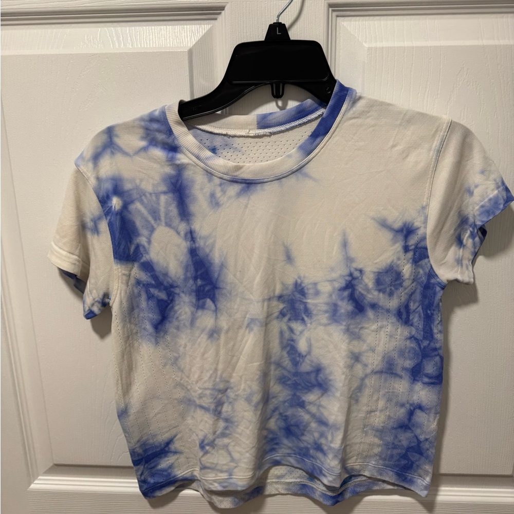 Lululemon Athletica White and Blue Crop T-Shirt